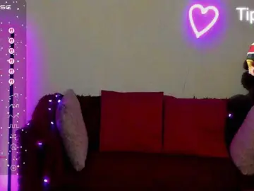 Aliciaredluv  live sex cam