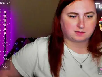 Aliciaredluv  live sex cam