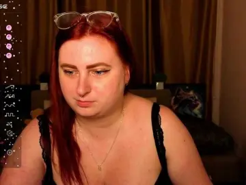 Aliciaredluv  live sex cam