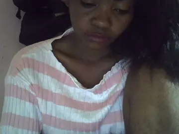 Angelinah75  live sex cam