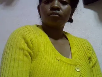 Angelinah75  live sex cam