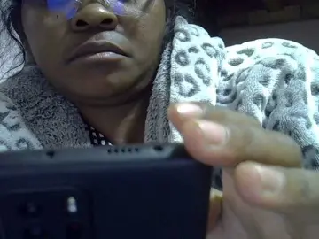 Angelinah75  live sex cam