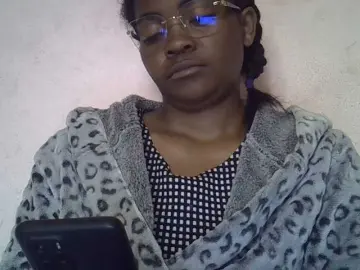 Angelinah75  live sex cam