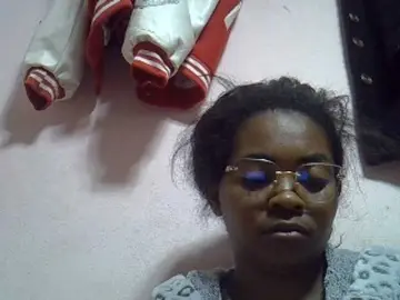 Angelinah75  live sex cam