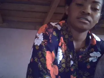 Angelinah75  live sex cam