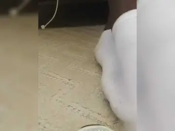 Juanitamami  live sex cam
