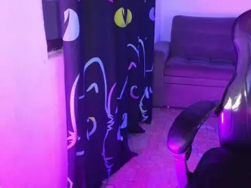 Nikolwalter  live sex cam