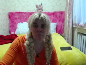 MilkMilkee  live sex cam