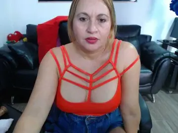 Meganmilf2  live sex cam