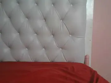 Naughtypetite1  live sex cam