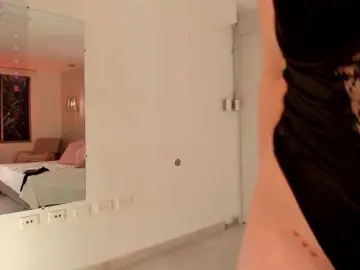 Violetta-Hills  live sex cam