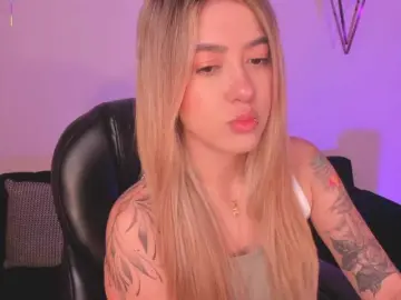 EveBenson  live sex cam