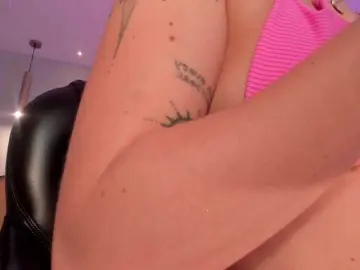 EveBenson  live sex cam