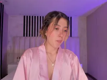 EveBenson  live sex cam