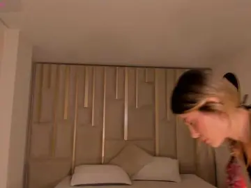 EveBenson  live sex cam