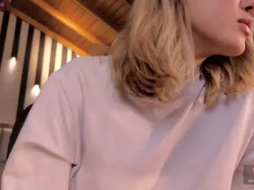 EveBenson  live sex cam