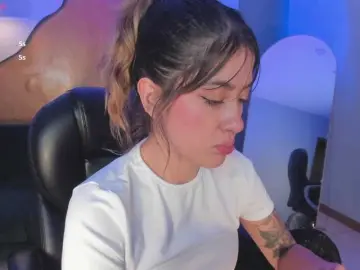 EveBenson  live sex cam