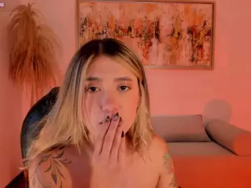 EveBenson  live sex cam