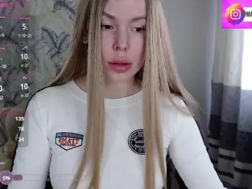 Foxymoxy19  live sex cam