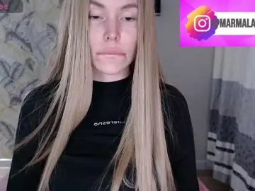 Foxymoxy19  live sex cam