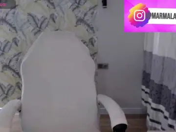 Foxymoxy19  live sex cam