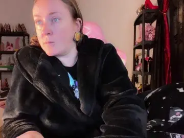 NylonQueen  live sex cam