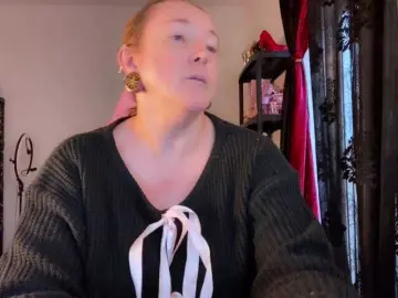 NylonQueen  live sex cam