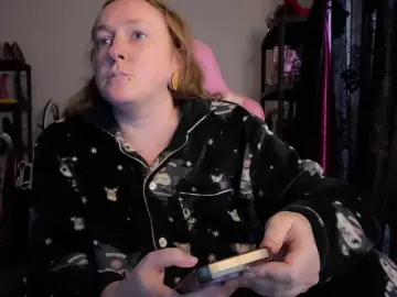 NylonQueen  live sex cam