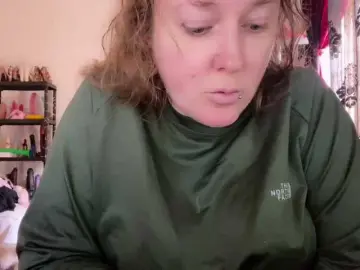 NylonQueen  live sex cam