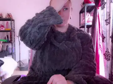 NylonQueen  live sex cam