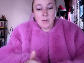 NylonQueen  live sex cam