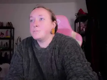 NylonQueen  live sex cam