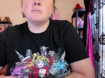 NylonQueen  live sex cam