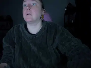 NylonQueen  live sex cam