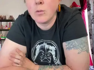 NylonQueen  live sex cam