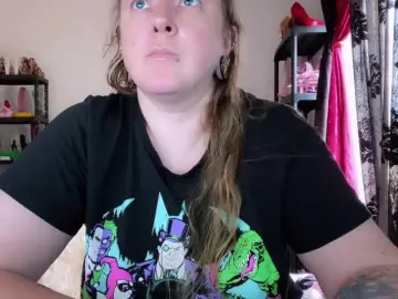 NylonQueen  live sex cam