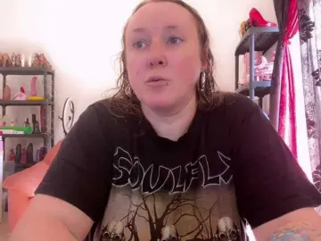 NylonQueen  live sex cam