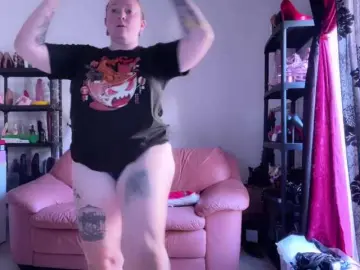 NylonQueen  live sex cam