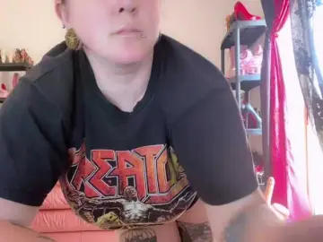 NylonQueen  live sex cam