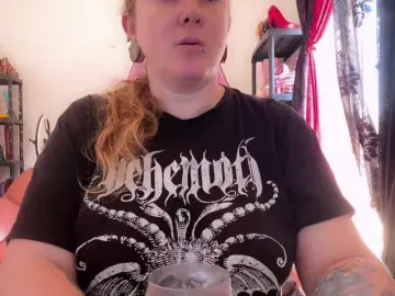 NylonQueen  live sex cam