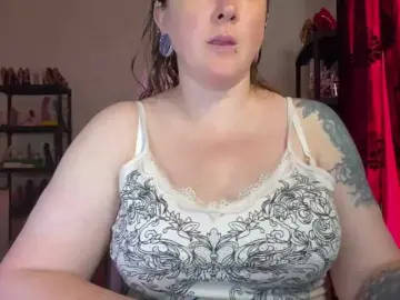 NylonQueen  live sex cam