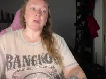 NylonQueen  live sex cam