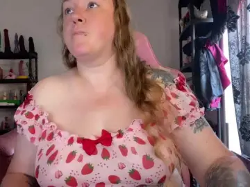 NylonQueen  live sex cam