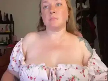 NylonQueen  live sex cam