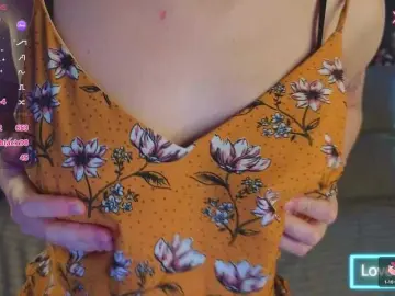 Ricki-Bloom  live sex cam