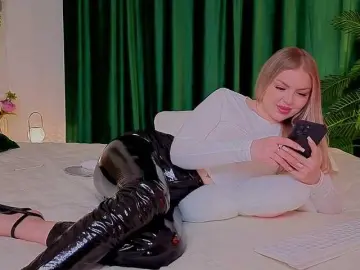 Babysquirttt  live sex cam