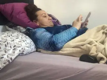 Paula19801  live sex cam