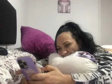 Paula19801  live sex cam