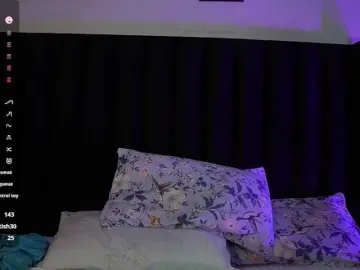 Youngmommy  live sex cam