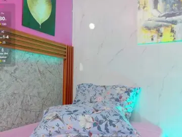 Youngmommy  live sex cam
